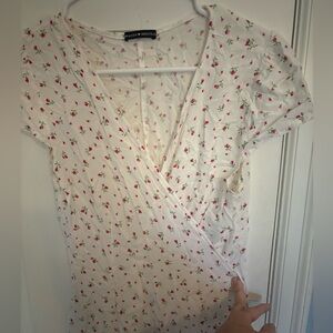 Brandy Melville floral print v neck wrap dress